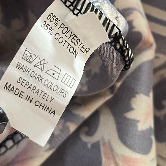 Silky Robe - Picture 4 of 4